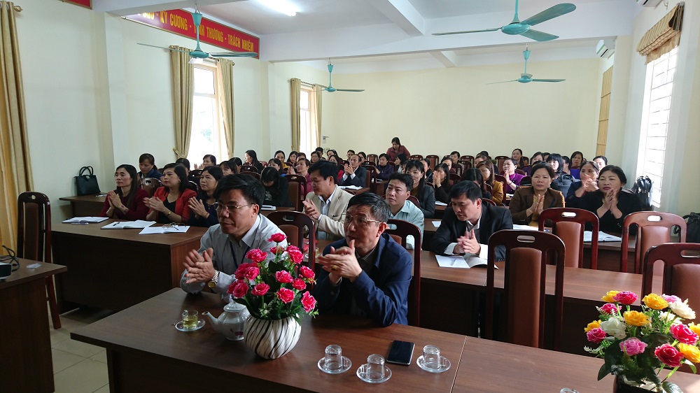 Tập huấn chuyên đề: "Kỹ thuật dạy học tích cực" cho cán bộ quản lý, giáo viên tiểu học