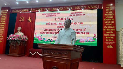 LỄ TRAO THIẾT BỊ HỌC TẬP CỦA Đài PT&TH HÀ NỘI CHO HỌC SINH HUYỆN MỸ ĐỨC